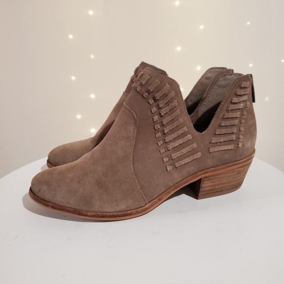 Vince Camuto Prism Suede Leather Block Stacked Heel Bootie Womens Size 7.5 Tan - Picture 1 of 13
